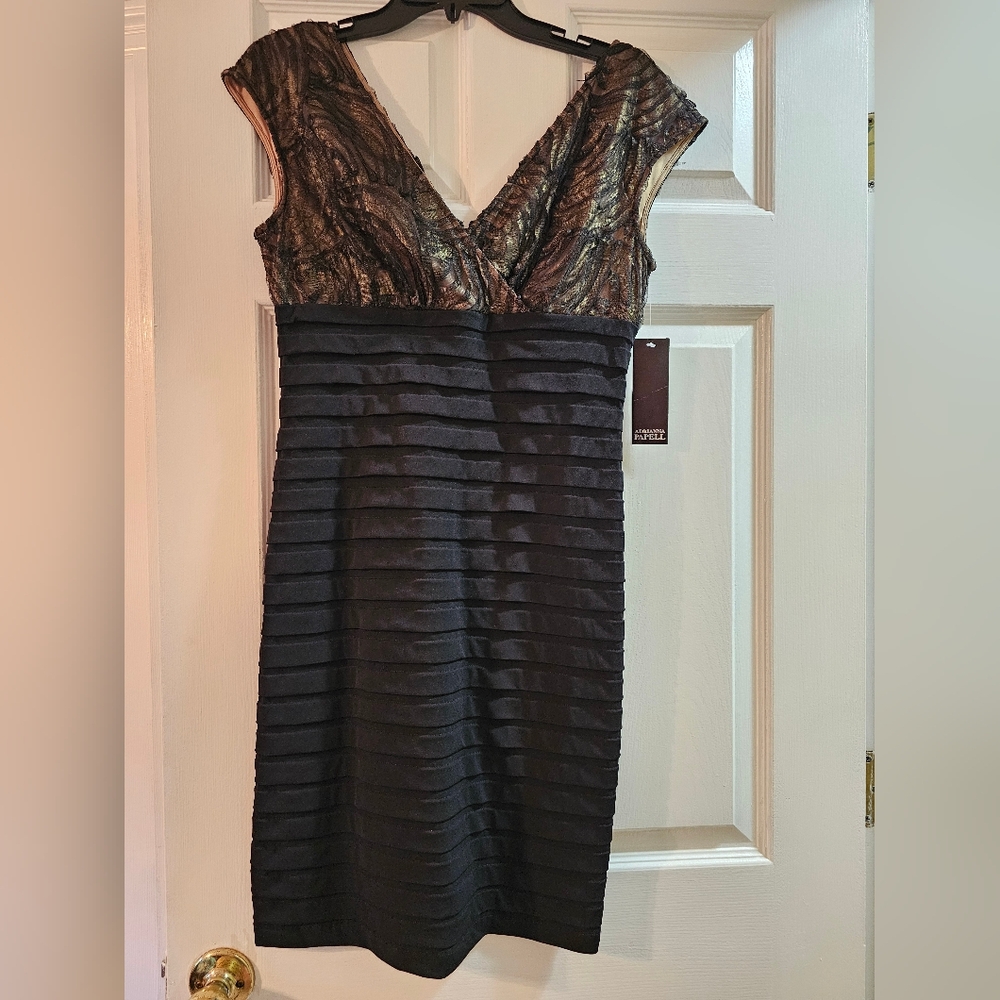 Adrianna Papell Dress Womens Sz 8;  Cockail / Party Black Sheath Dress